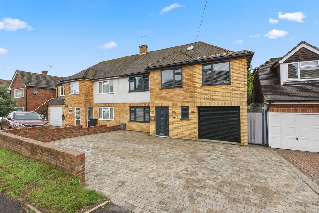 Property photo 1 of 42