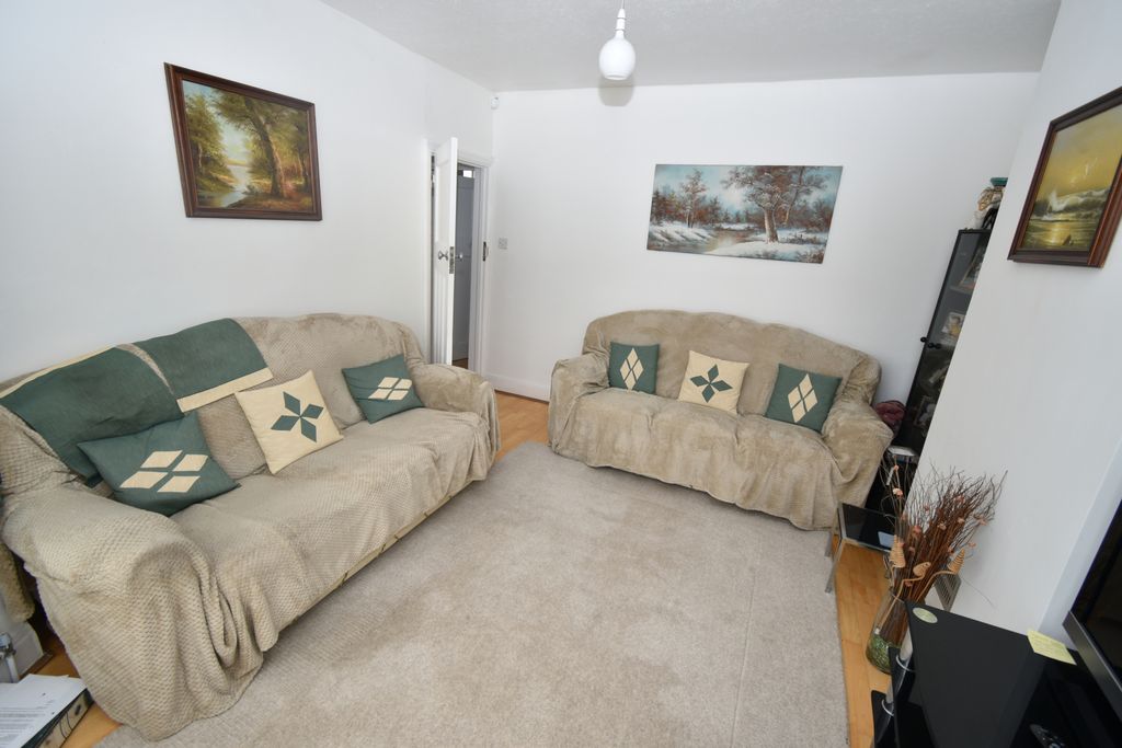 Property photo 3 of 17 Gallery