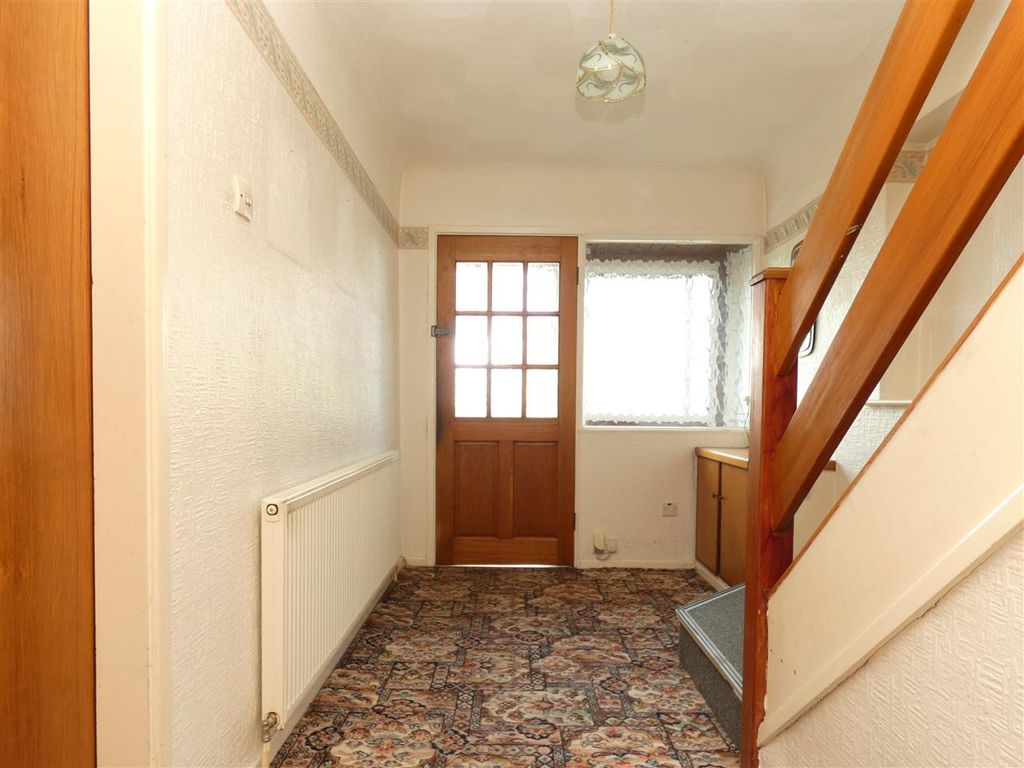 Property photo 3 of 24 Hall