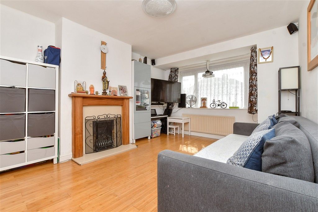 Property photo 3 of 7 Living Room