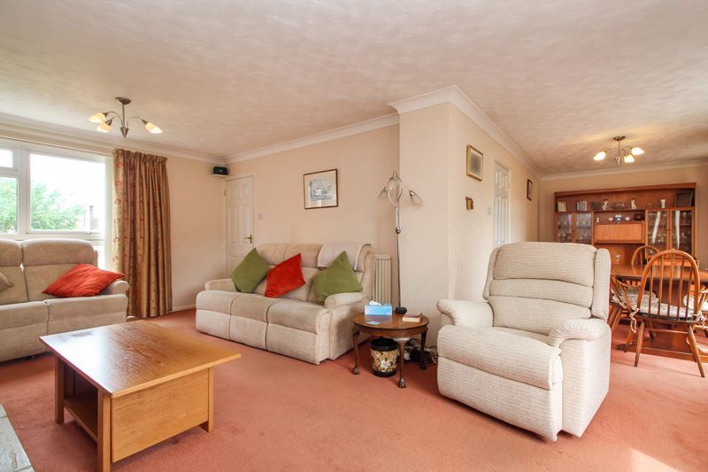 Property photo 3 of 21 Living Room