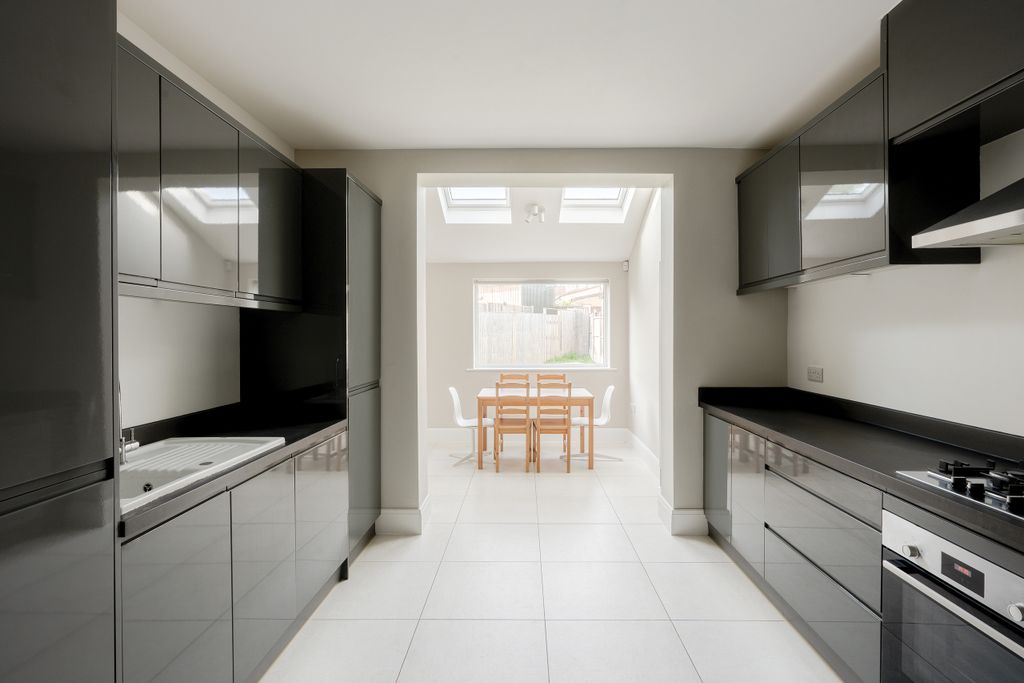 Property photo 3 of 24 Photo 6