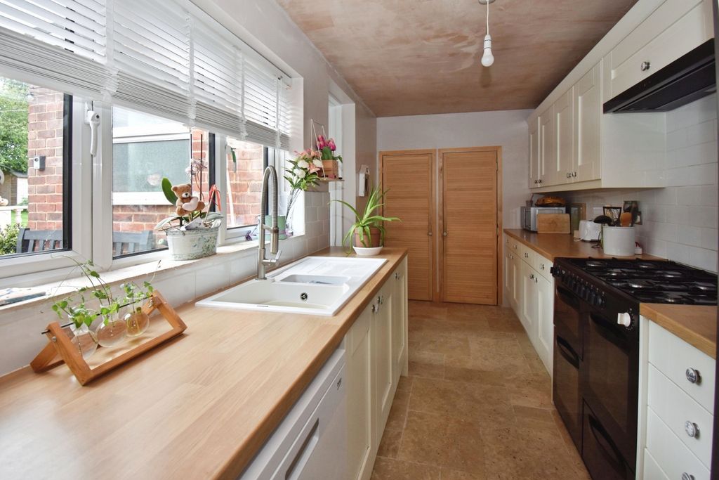 Property photo 2 of 23 Pbox-Img.Jpg