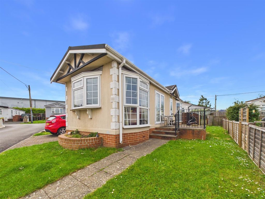 Property photo 1 of 6