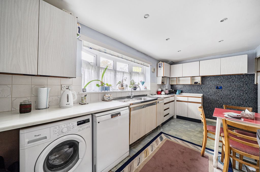 Property photo 3 of 20 1459170-12-6A0c94...
