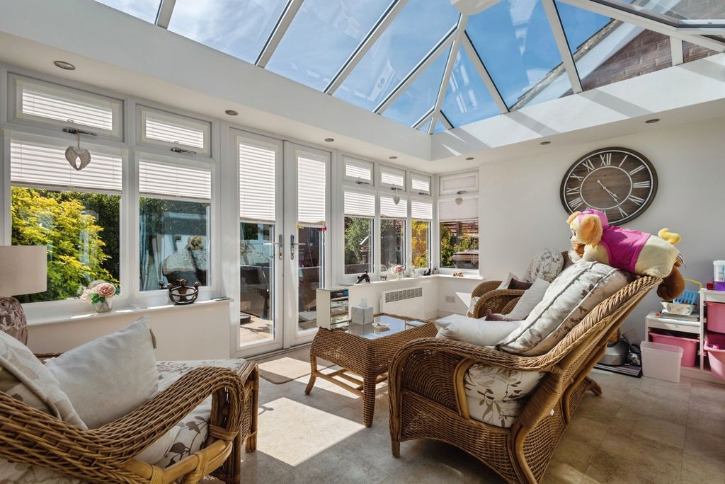Property photo 2 of 13 Conservatory
