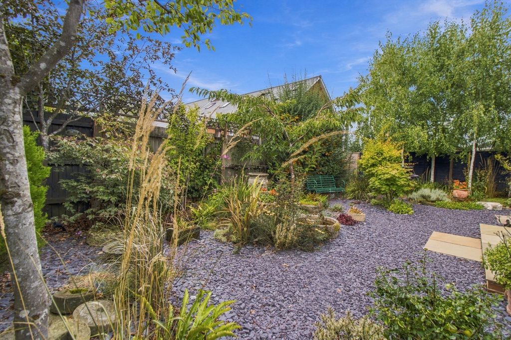 Property photo 3 of 22