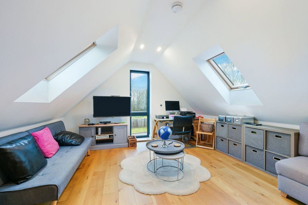 Additional image 9 of 5 bed detached house for saleMaplewood Drive, Lingfield RH7