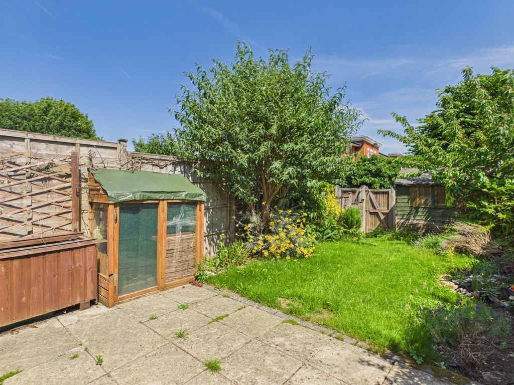 Property photo 2 of 12 Garden