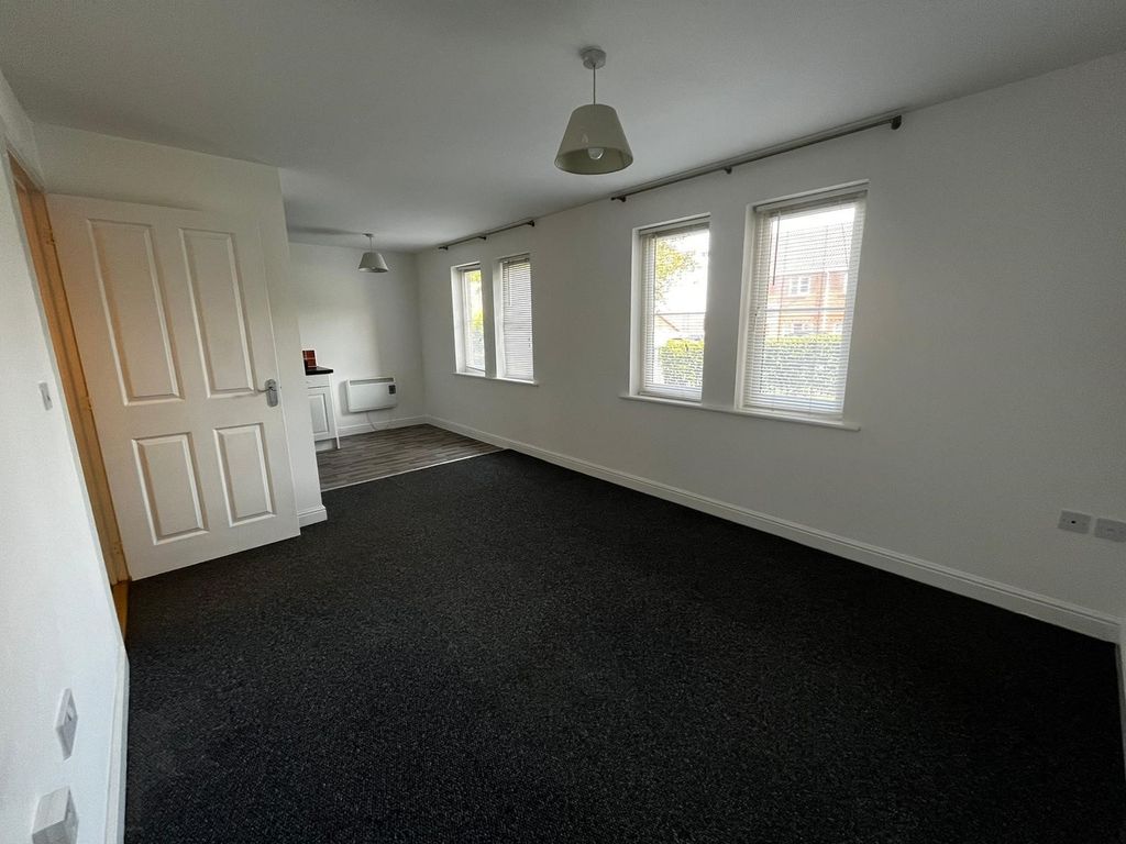 Property photo 3 of 8