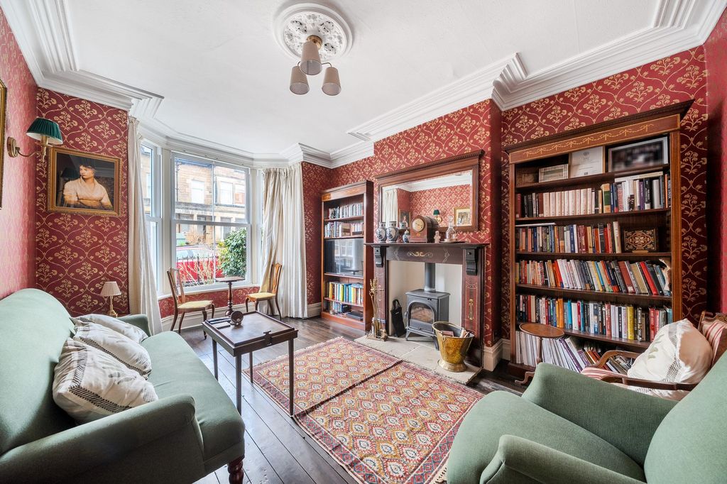 Property photo 2 of 18