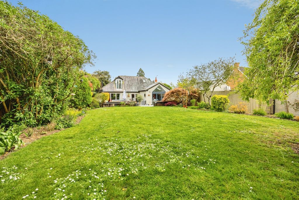 Property photo 3 of 34