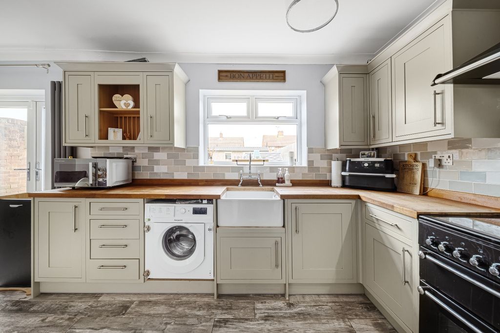 Property photo 3 of 14 4761313