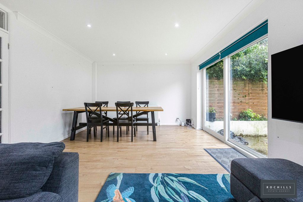 Property photo 3 of 23 Picture No. 04