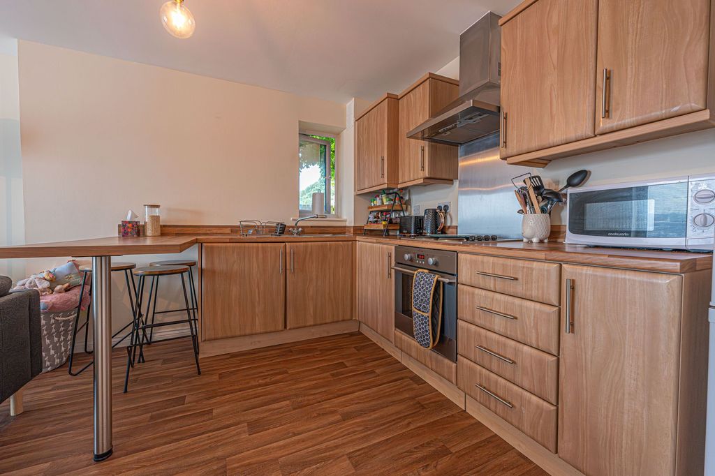 Property photo 3 of 23