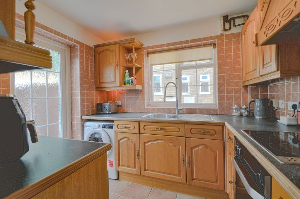 Property photo 3 of 12