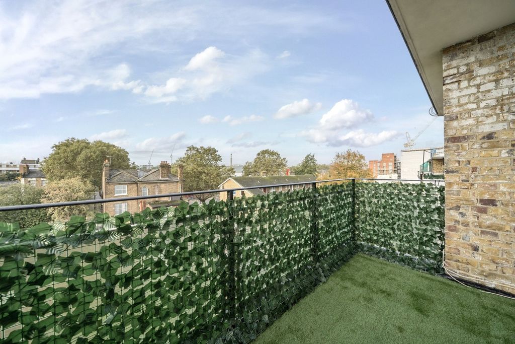 Property photo 3 of 14 Balcony