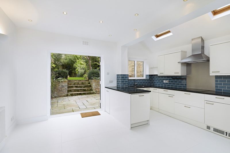 Property photo 1 of 12 Photo 3