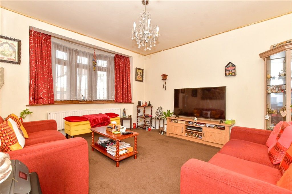 Property photo 2 of 13 Lounge