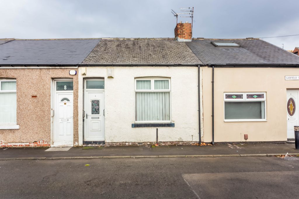 Property photo 1 of 17 External