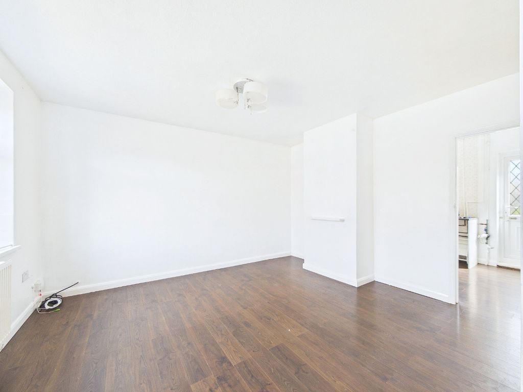 Property photo 3 of 13 4561415
