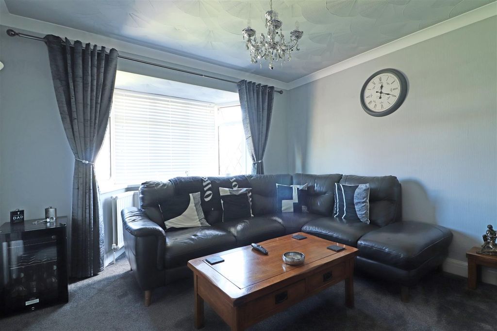 Property photo 2 of 23