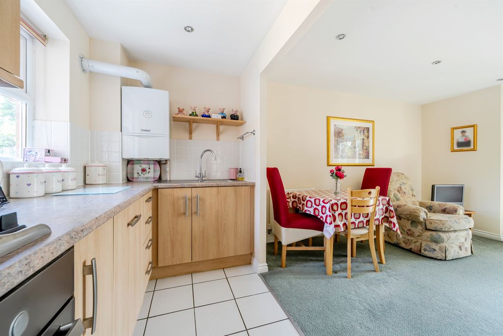 Property photo 3 of 12