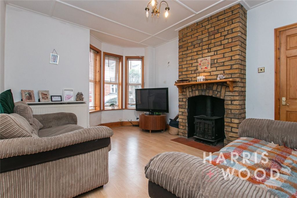 Property photo 2 of 17 3828203