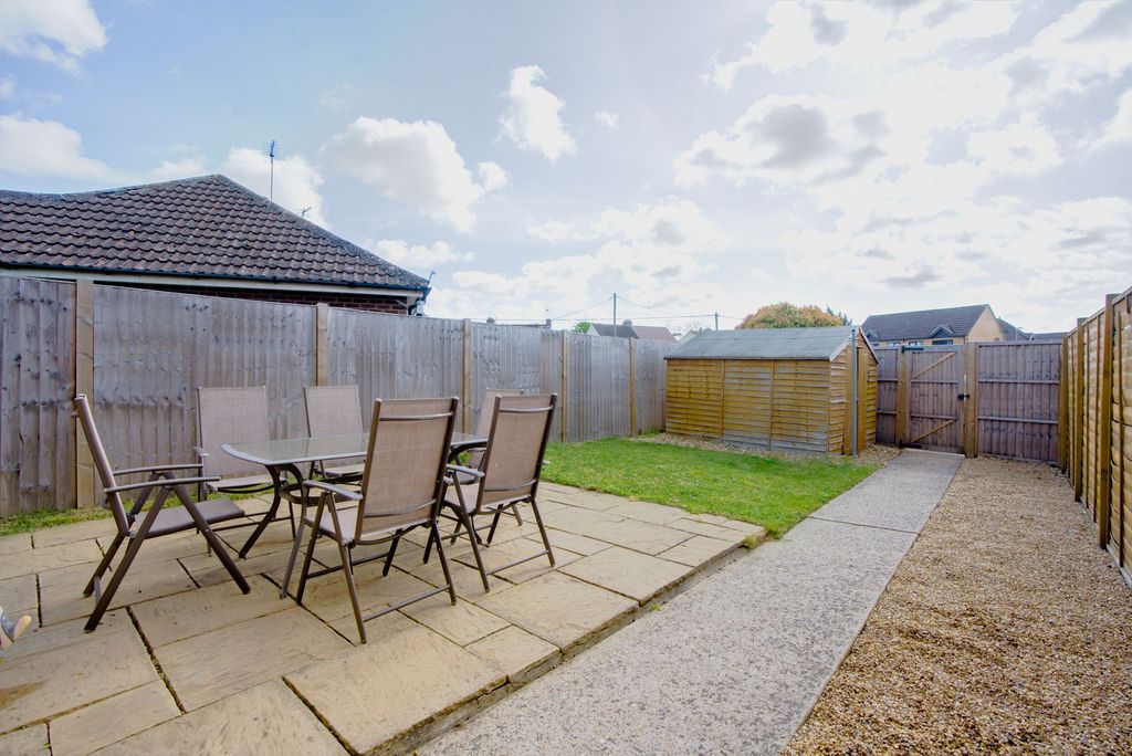 Property photo 2 of 11