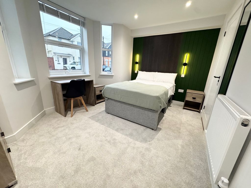 Property photo 1 of 11 Image