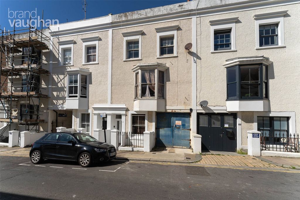 Property photo 1 of 7 External