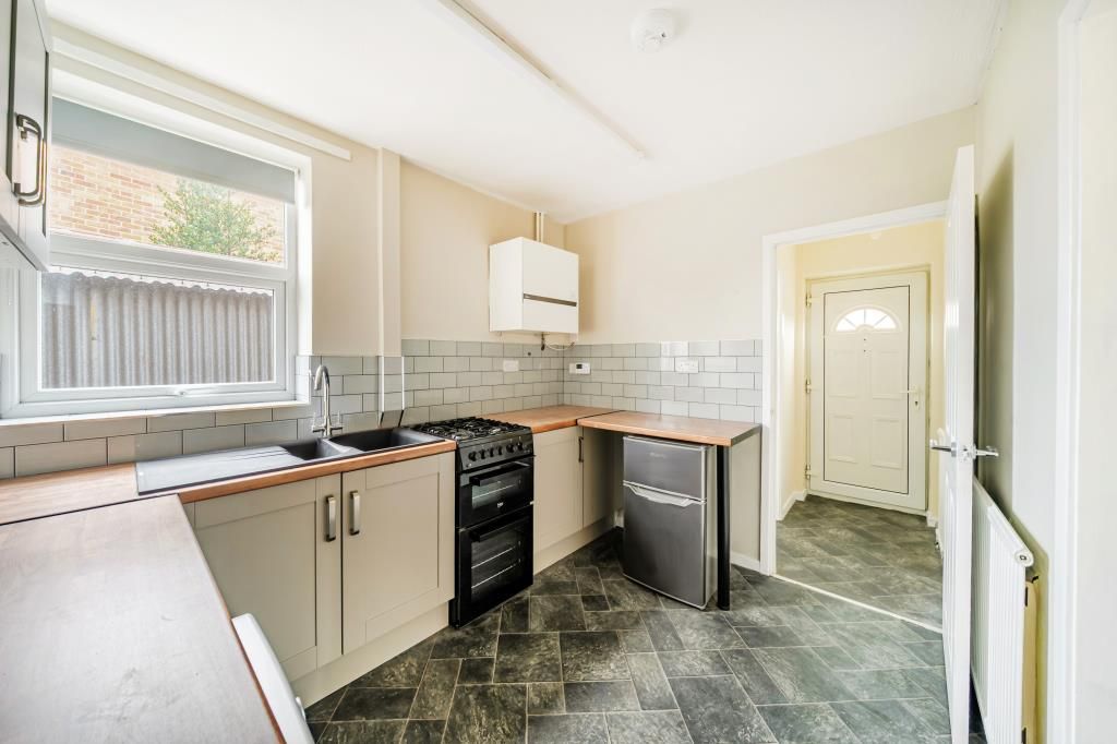 Property photo 3 of 20 Kitchen