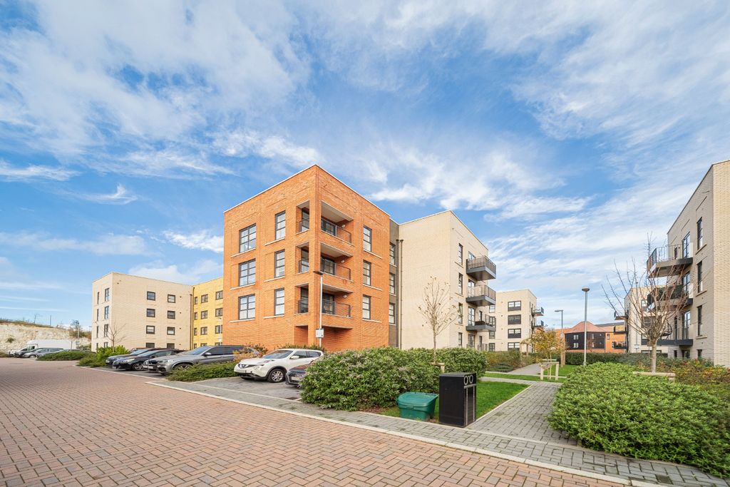 Property photo 1 of 14 4565260