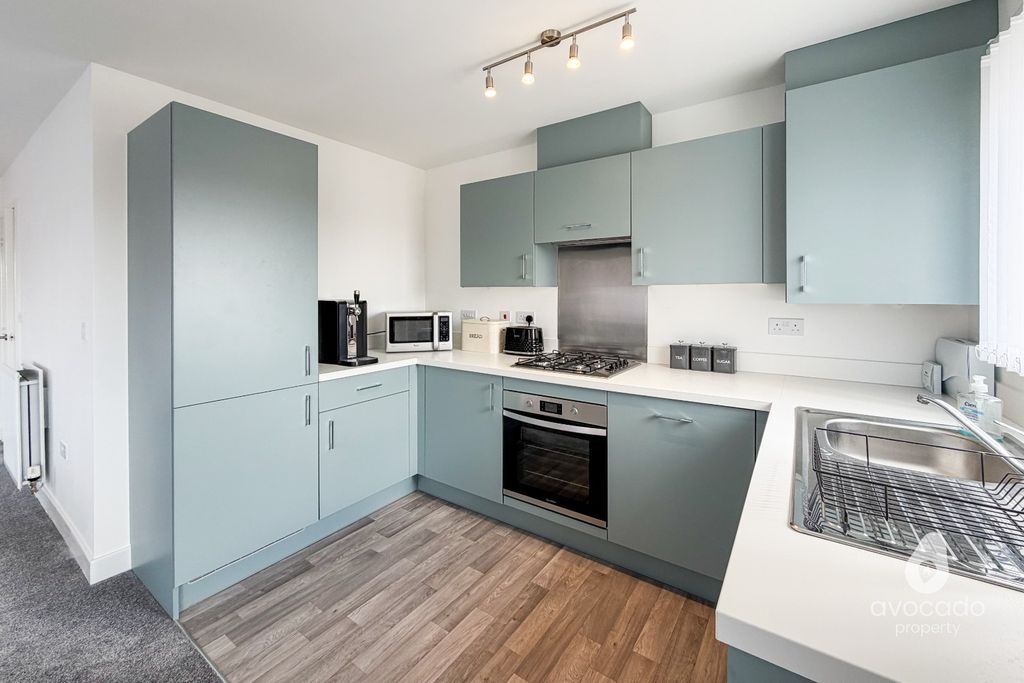 Property photo 2 of 12 5285464