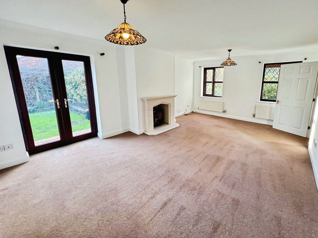 Property photo 3 of 21