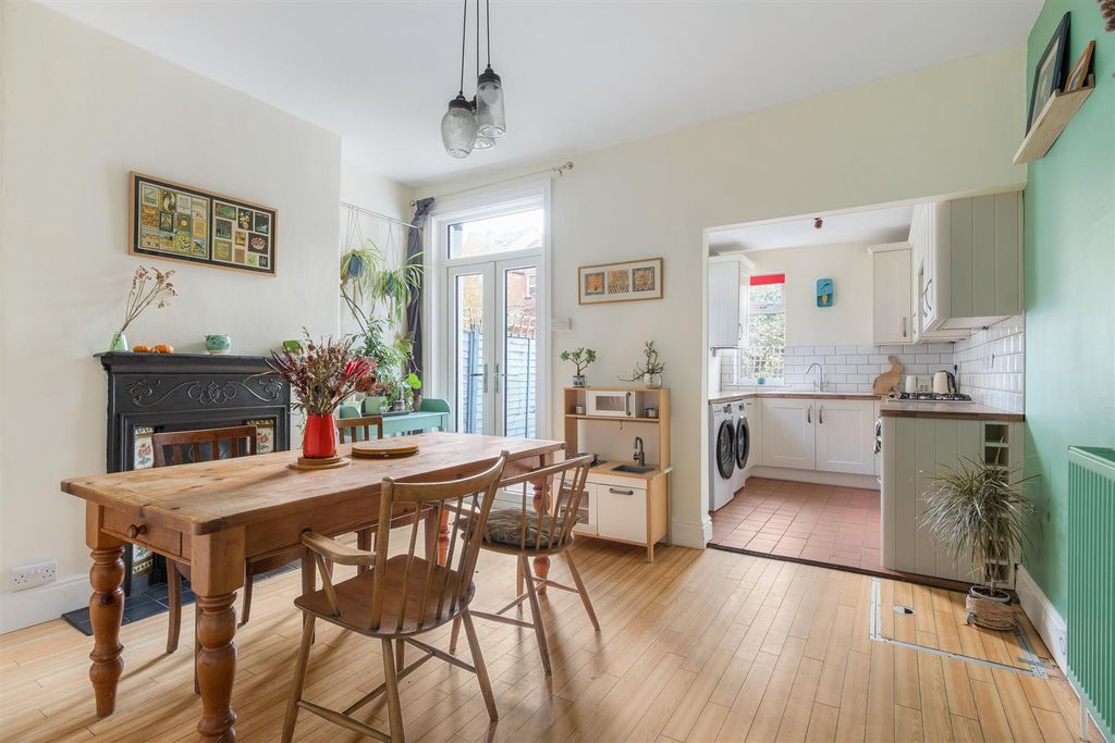 Property photo 3 of 34 Untitled (7 Of 21).Jpg