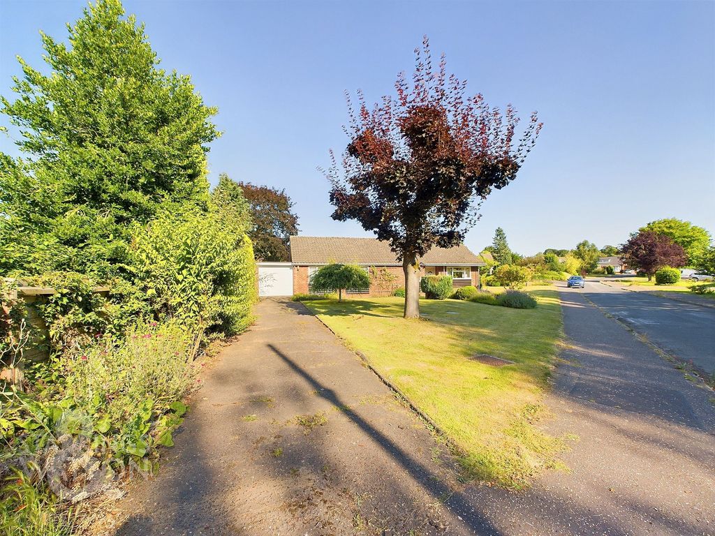 Property photo 2 of 27