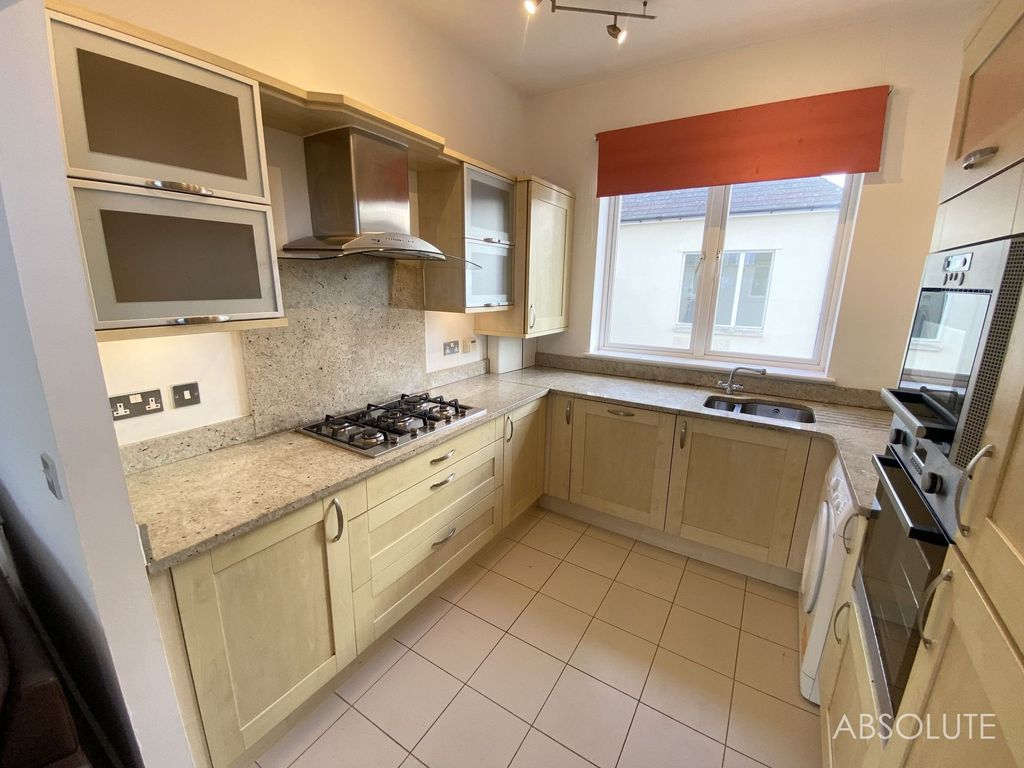 Property photo 3 of 13 Kitchen