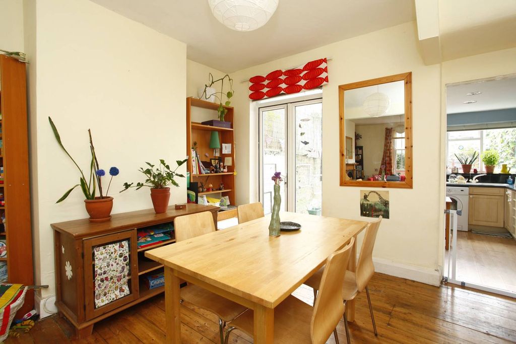 Property photo 2 of 7
