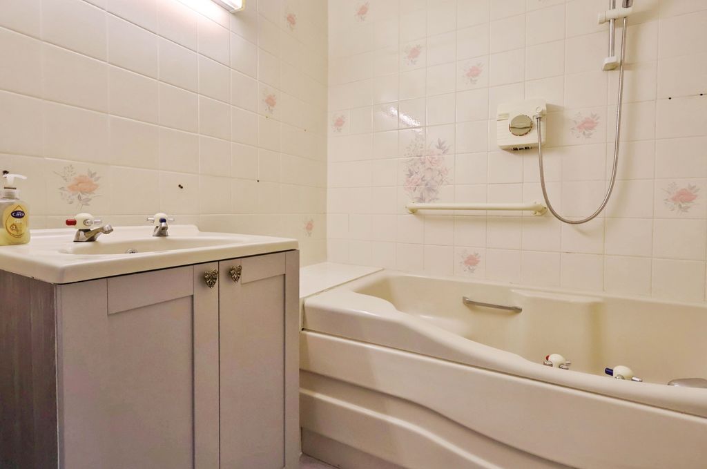 Additional image 20 of 1 bed flat for saleElmwood Court, High Street, Baldock SG7