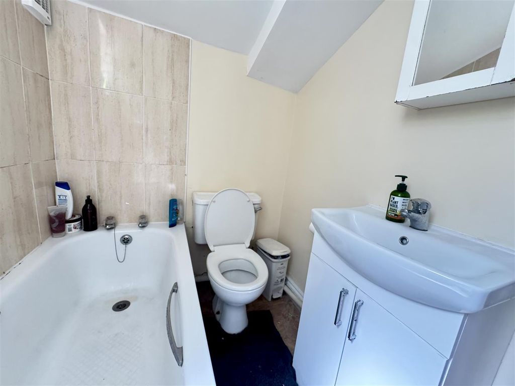 Property photo 3 of 19 Image00068.Jpeg