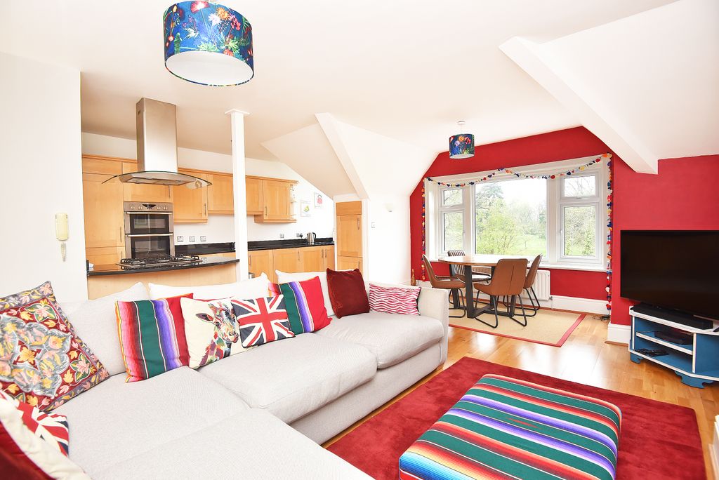 Property photo 2 of 11