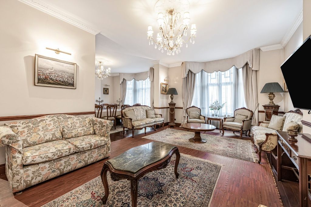 Property photo 2 of 23 Picture No. 19