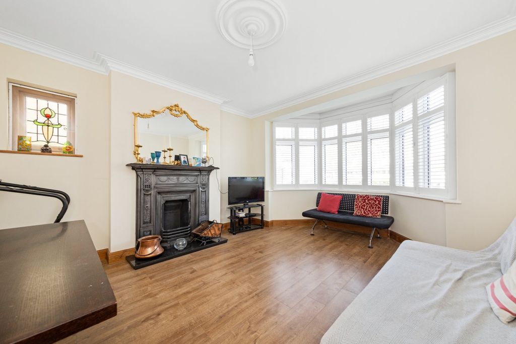 Property photo 2 of 16 Picture No. 03