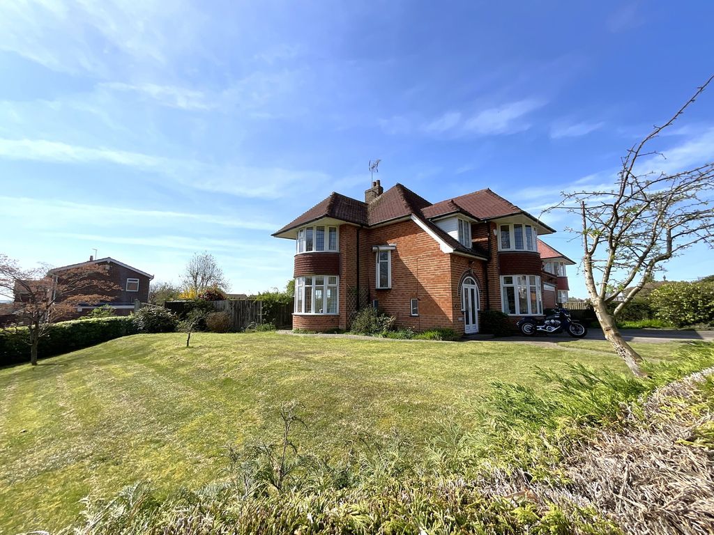 Property photo 2 of 14