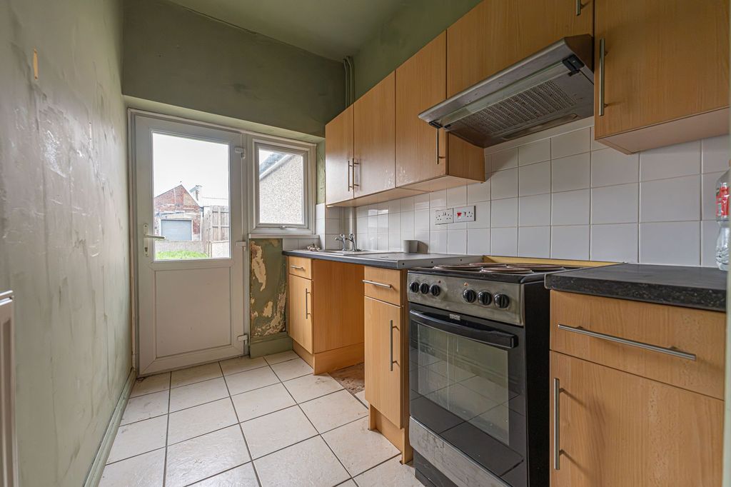 Property photo 2 of 18