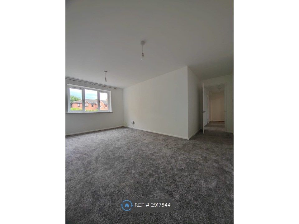 Property photo 1 of 14 Living Room