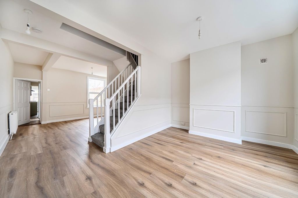 Property photo 2 of 16 1423960-16-69Aec999A6042.Jpg