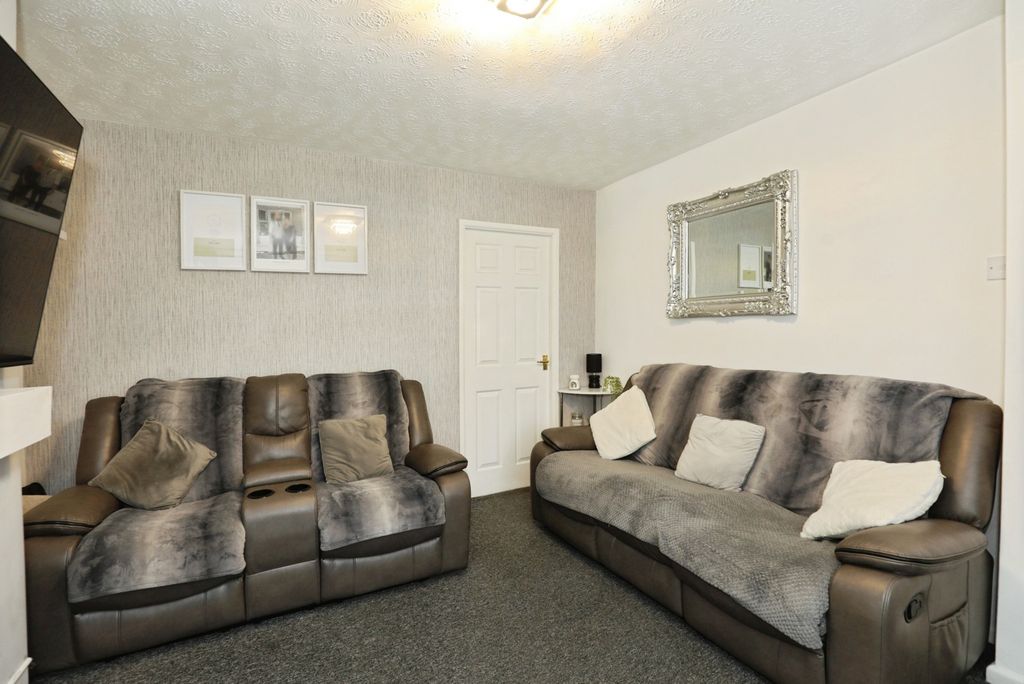 Property photo 3 of 17 Pbox-Img.Jpg