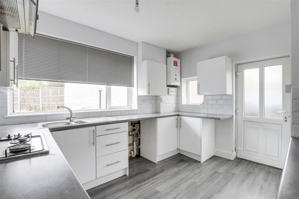 Property photo 2 of 18 3775.Jpg